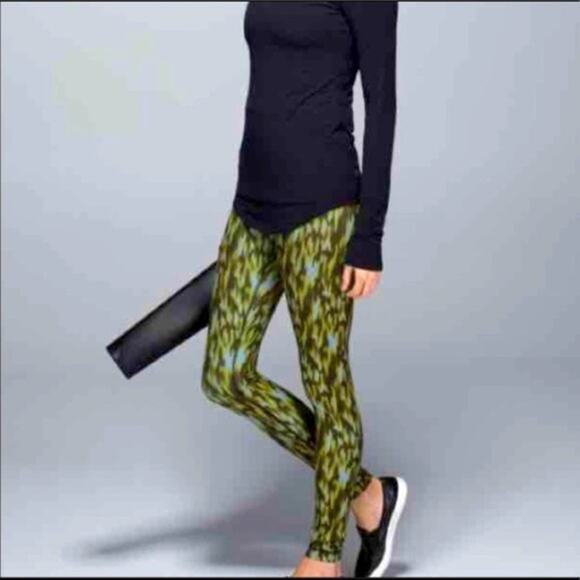 Lululemon 31" long Full-length Wunder Under Print Leggings Size 4 - Picture 8 of 8